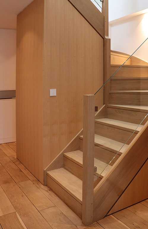 Escalier sur mesure réalisé par un architecte d'intérieur à Toulouse