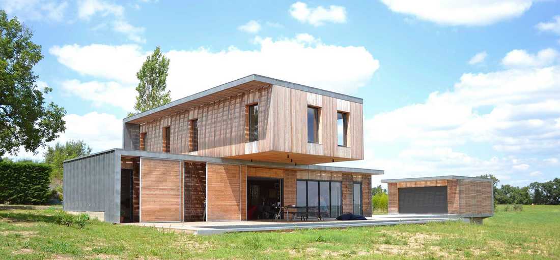 Maison contemporaine écologique en bois et béton de la Haute-Garonne
