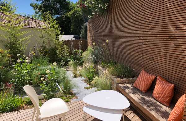 Créer une oasis de verdure dans un lotissement avec un jardin de 200m² à Toulouse