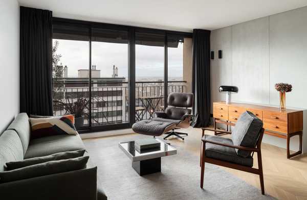 Un architecte d'intérieur modernise un appartement des années 60 à Toulouse.