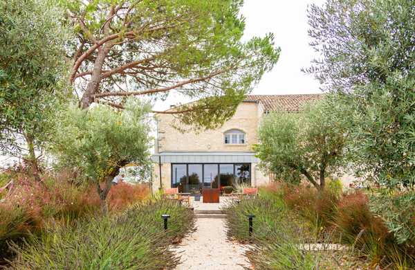 Rénovation d'un couvent du XIIIe dans le Gers par un architecte d'intérieur