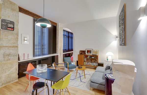 Ce studio type loft est transformé en appartement 3 pièce par un architecte à Toulouse